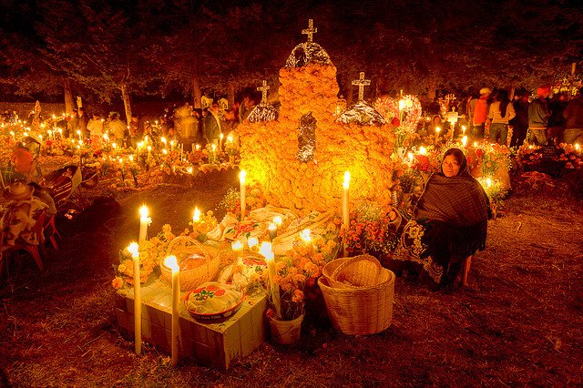 Altar de muertos en Janitzio Altar-de-muertos-janitzio